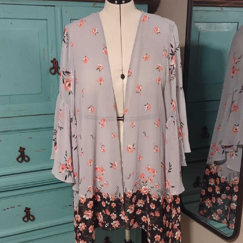 Torrid Gray and Black Floral Kimono